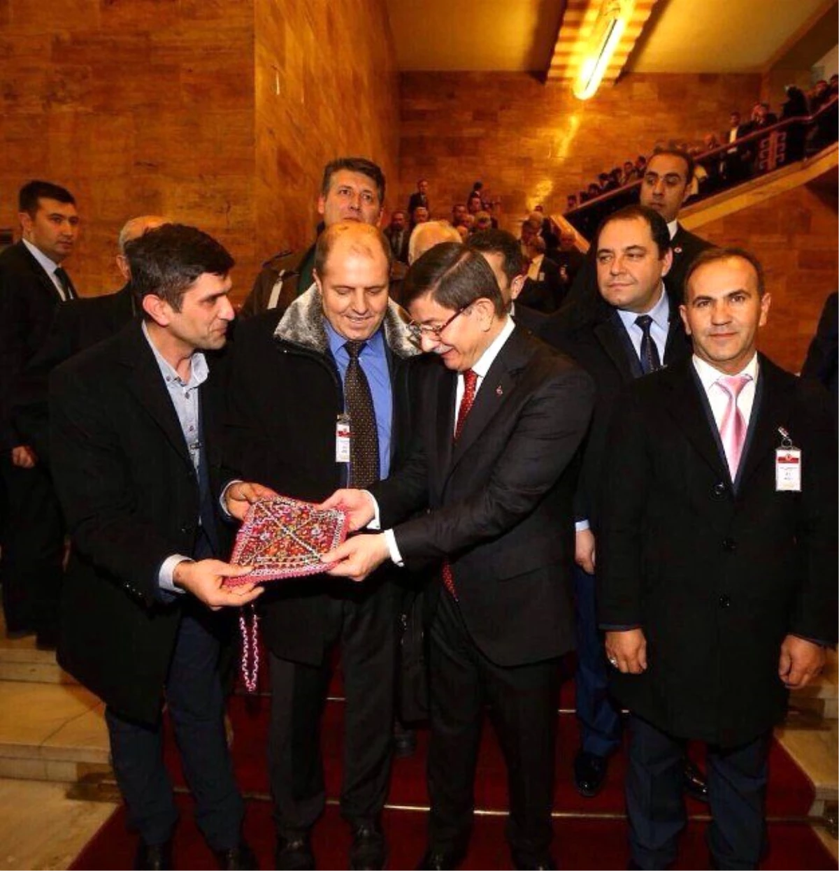 Başbakan Davutoğlu\'ndan Podef\'e Destek