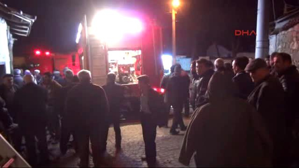 Bergama - Ahşap Evde Çıkan Yangında 1 Kişi Öldü