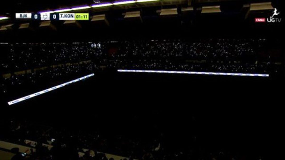 Beşiktaş - Torku Konyaspor Maçında Elektrikler Kesildi