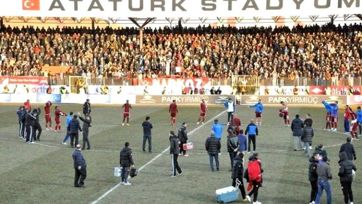 Elazığsporlu Oyunculardan Maç Sonrası Protesto