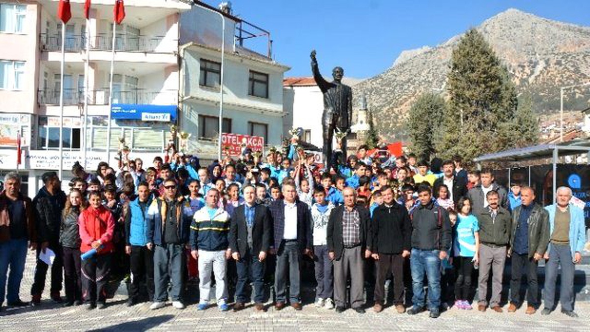 Elmalı\'da \'Atatürk Koşusu\' Düzenledi