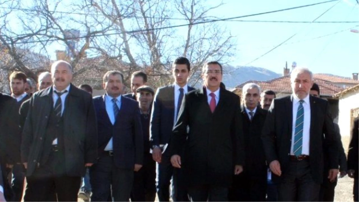Gümrük ve Ticaret Bakanı Bülent Tüfenkci\'den Deprem Bölgelerine Ziyaret