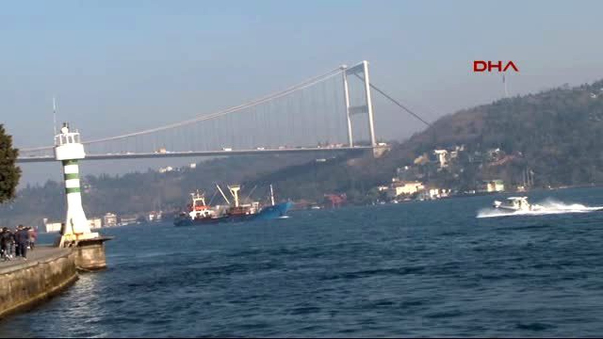 İstanbul Boğazı Gemi Trafiğine Açıldı