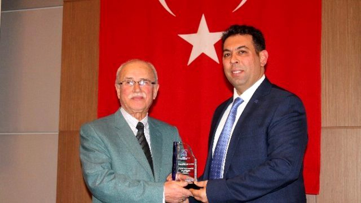 Makina Mühendisleri Odasından Meslek Duayenlerine Plaket
