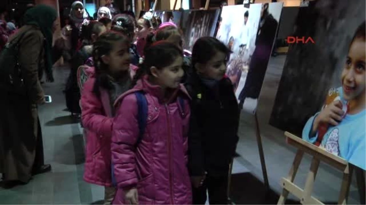 Mehmet Akif\'i Anma Etkinliğinde Suriyeli Çocukların Duygusal Anları...