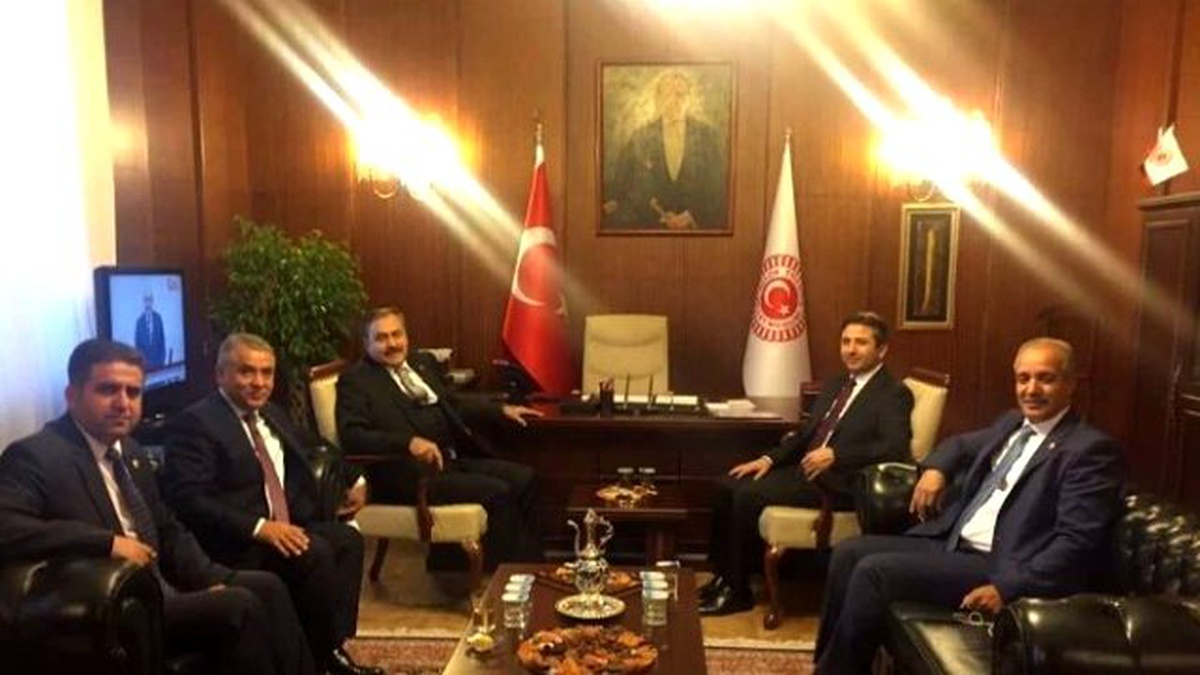 Milletvekillerinin Ortak Hareket Etmeleri Taktir Topluyor
