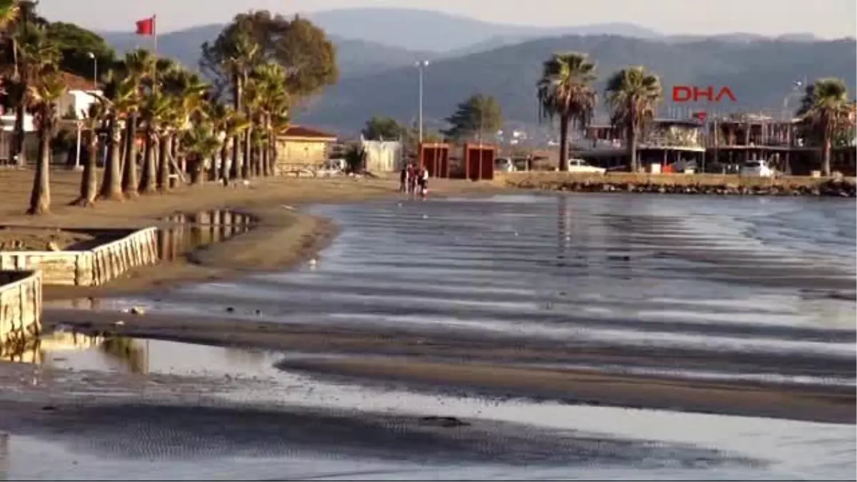 Muğla Akdeniz\'de Deprem, Akyaka\'da Deniz Çekilmesi Korkuttu