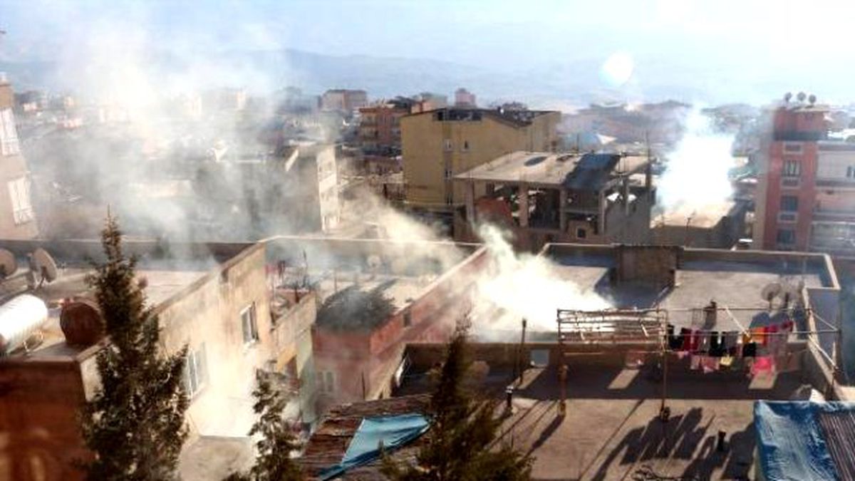 Şırnak\'ta, Hdp ve Dbp\'nin Yürüyüşüne Polis Müdahalesi
