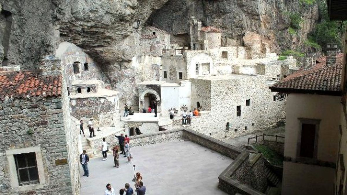 Trabzon\'da Bu Yılın Kasım Ayı İtibariyle 2 Milyonun Üzerinde Turist Geldi