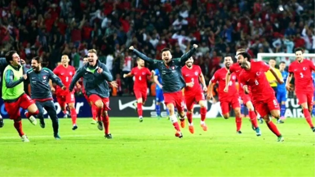 UEFA, Selçuk İnan\'ın İzlanda\'ya Attığı Golü En İyilere Aday Gösterdi