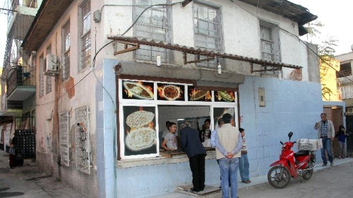 Üvey Babasına Sıktı Suriyelileri Vurdu