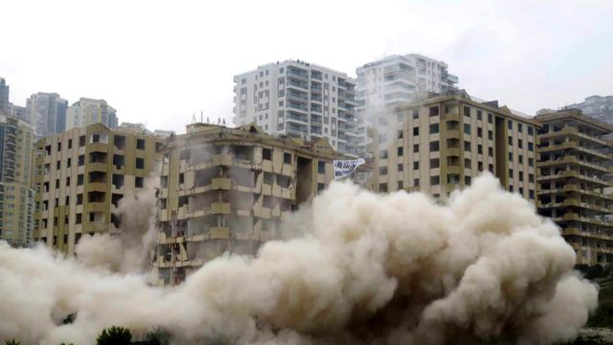 120 Kilo Dinamitin Yıkamadığı Bina Tek Darbeyle Yıkıldı