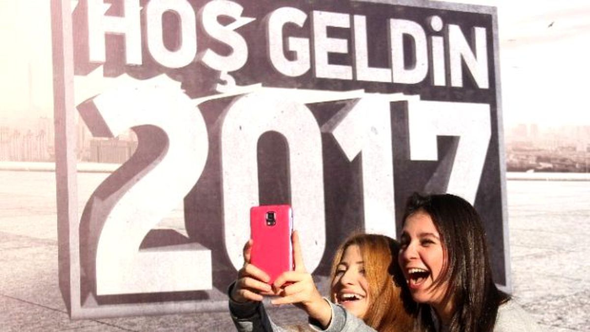 Adanalılar 2016'yı Görmeden 2017'ye Giriyor