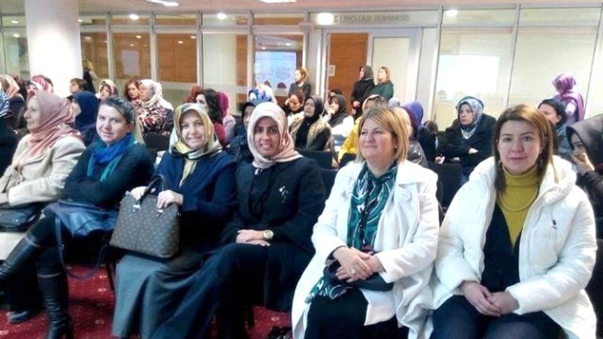 Ak Kadınlar \'Sağlıklı Beslenme\' Konusuna Dikkat Çekti
