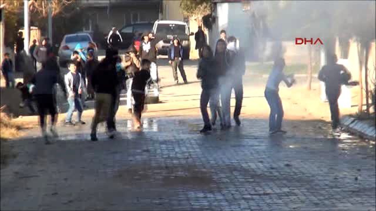 Aydın- Polisten İzinsiz Gösteriye Müdahale