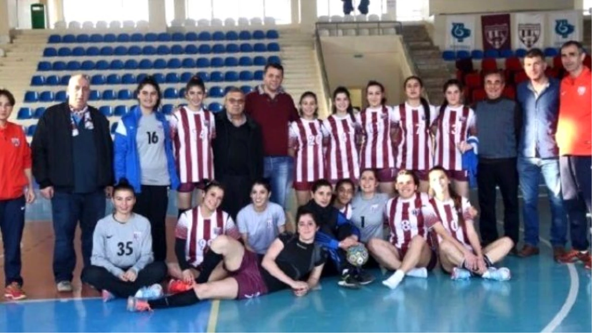 Bandırmaspor Hentbol Bayan Takımı: 24 - Urla Belediyesi Spor Kulübü Hentbol Bayan Takımı: 20