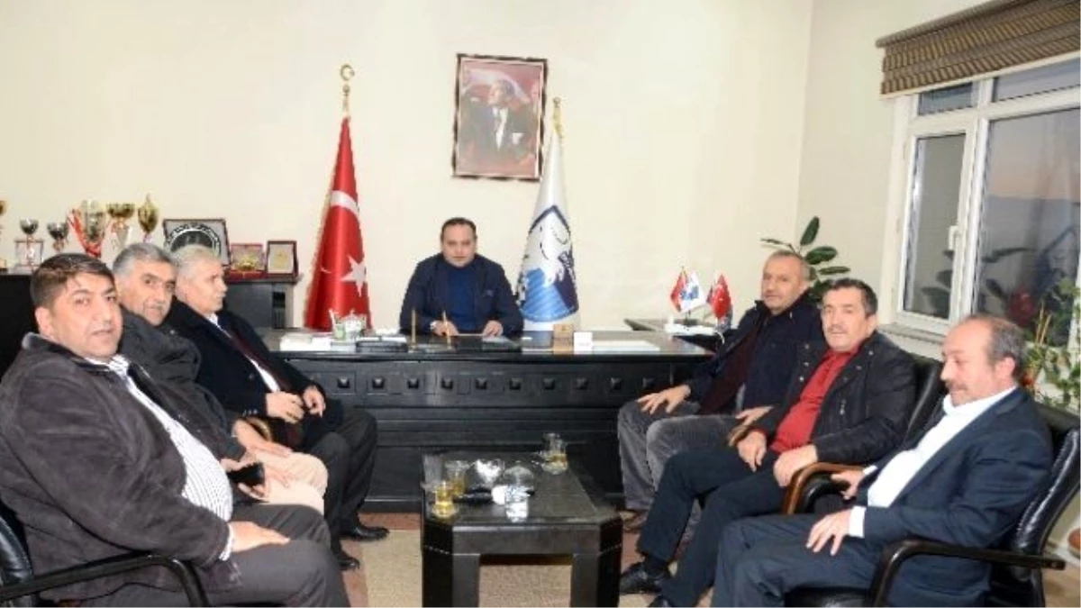 Büyükşehir Belediye Yöneticilerinden Bb Erzurumspor Kulüp Başkanı Ali Demirhan\'a Hayırlı Olsun...