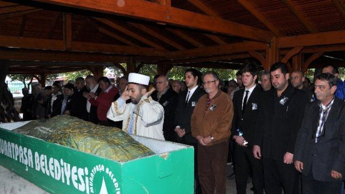 Duayen Gazeteci İsmail Hakkı Akduman Son Yolculuğuna Uğurlandı