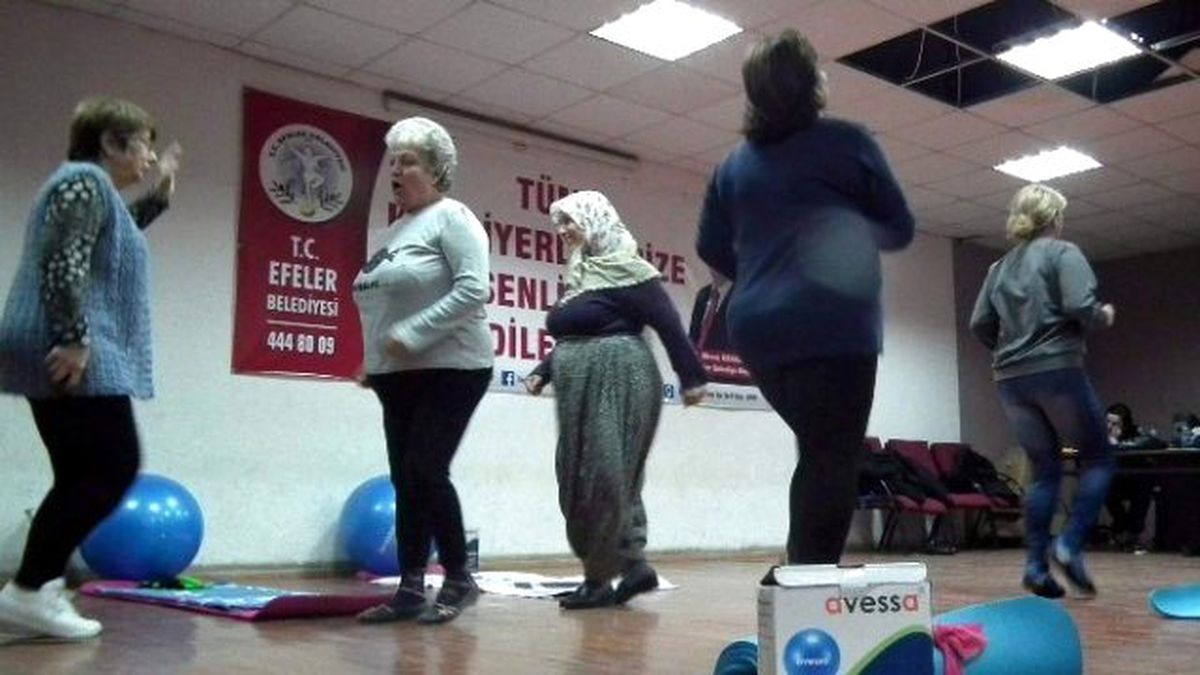 Efelerli Kadınlar Step-aerobik Kursuna İlgi Gösterdi