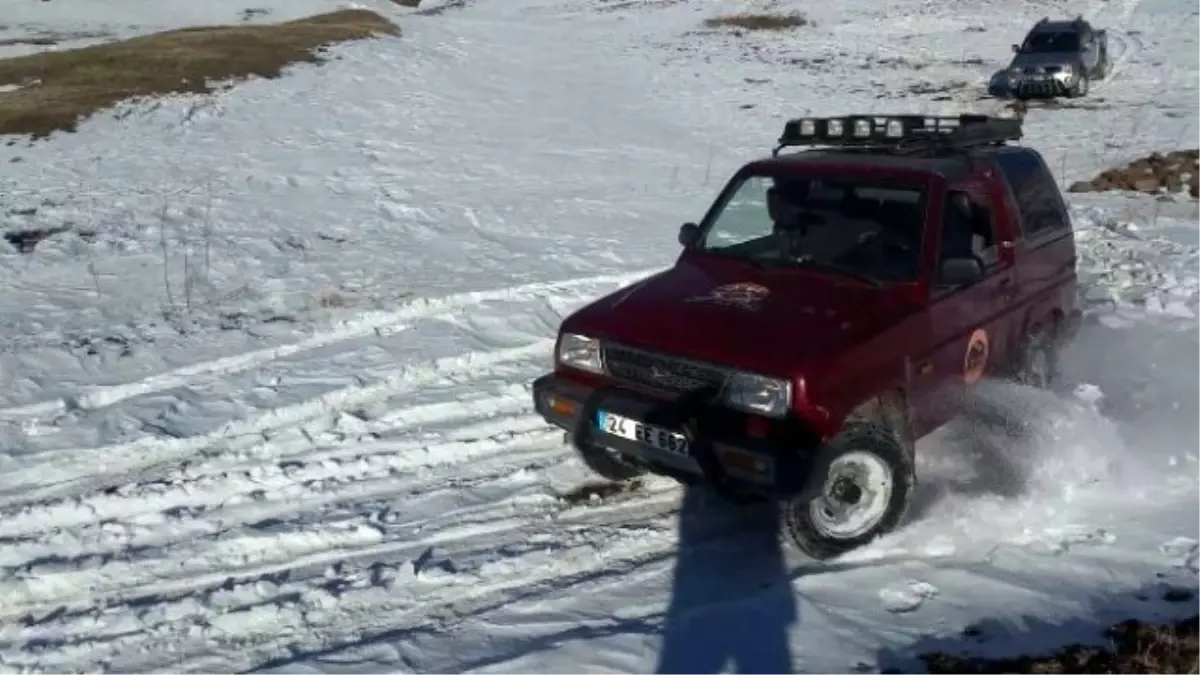 Erzurum Macera Off Road Kulübü, Yaban Hayvanları İçin Doğaya Yem Bıraktı