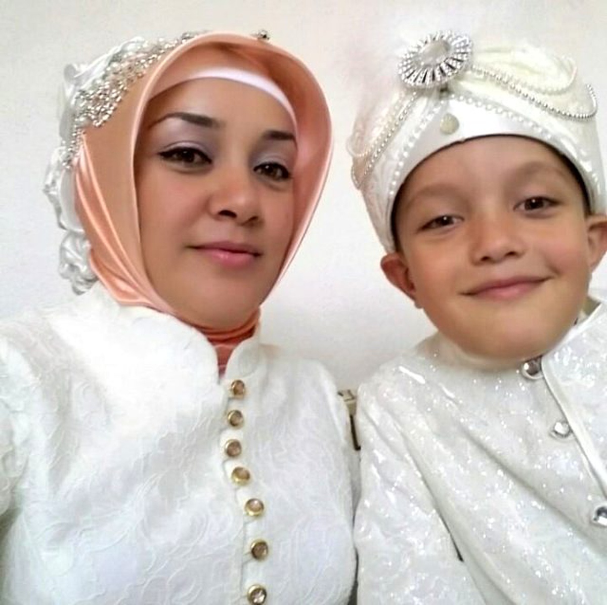 Genç Kadın Sırlarıyla Öldü