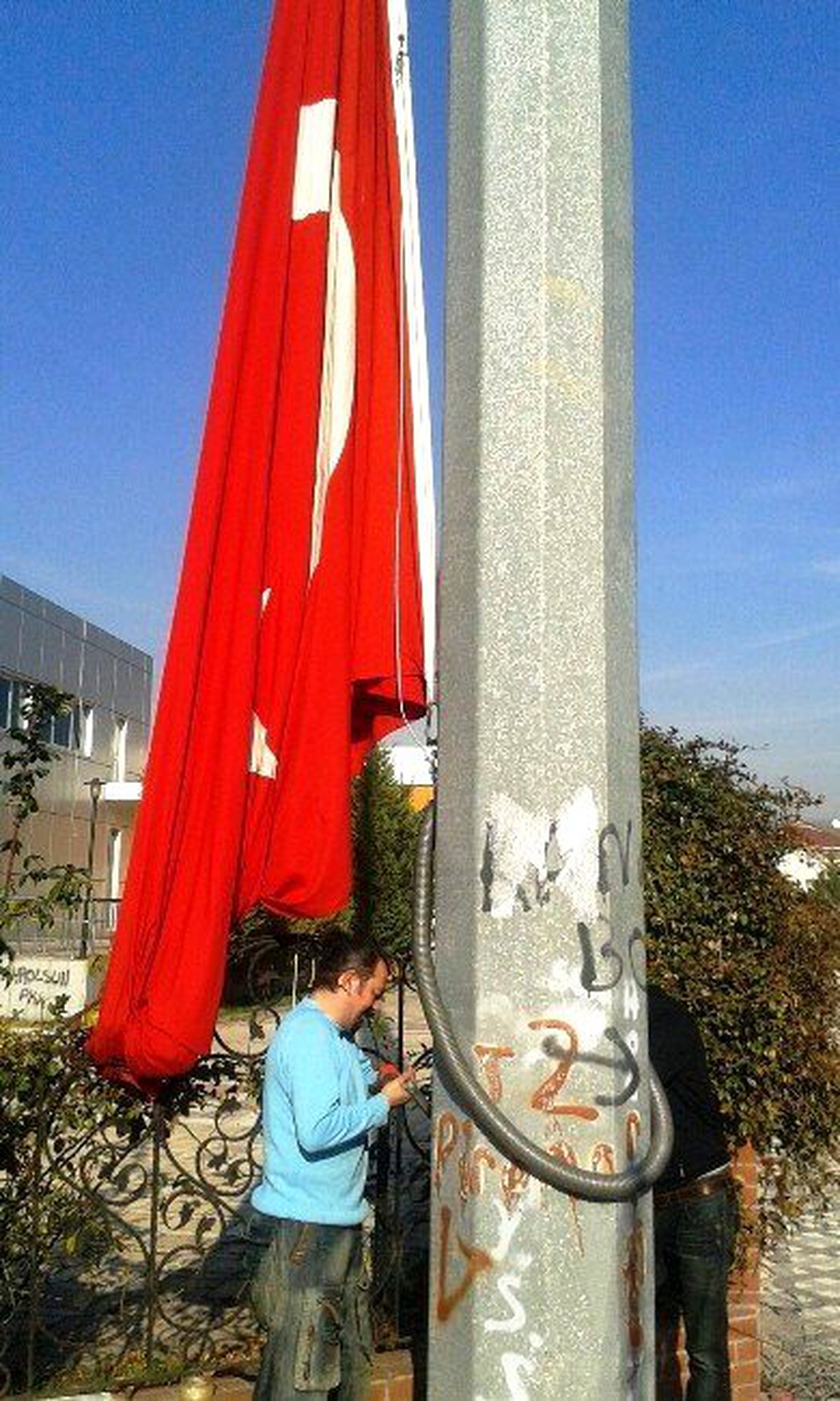 İzmit Bayrak Direkleri Bakımdan Geçti