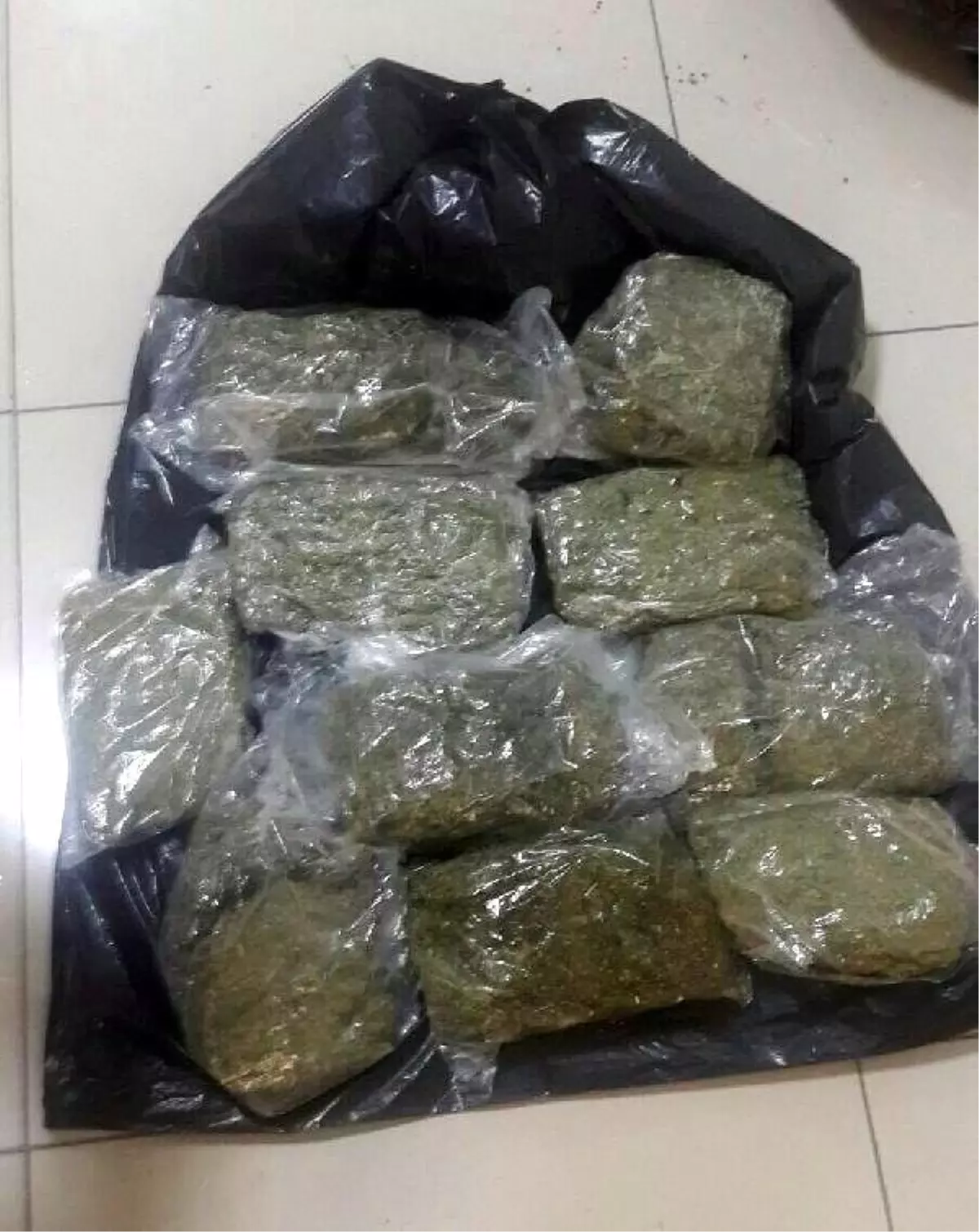 Kargoyla Uyuşturucu Sevkiyatına Tutuklama