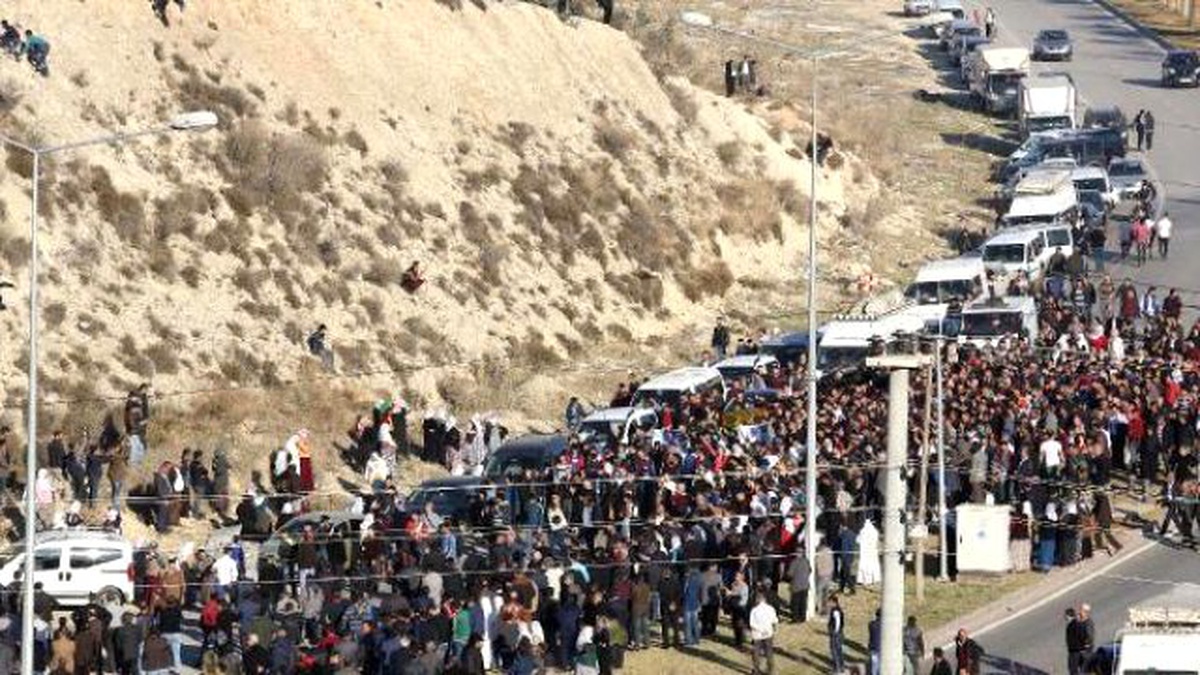 Mersin\'de Gösterilerde Ölen Genç Toprağa Verildi