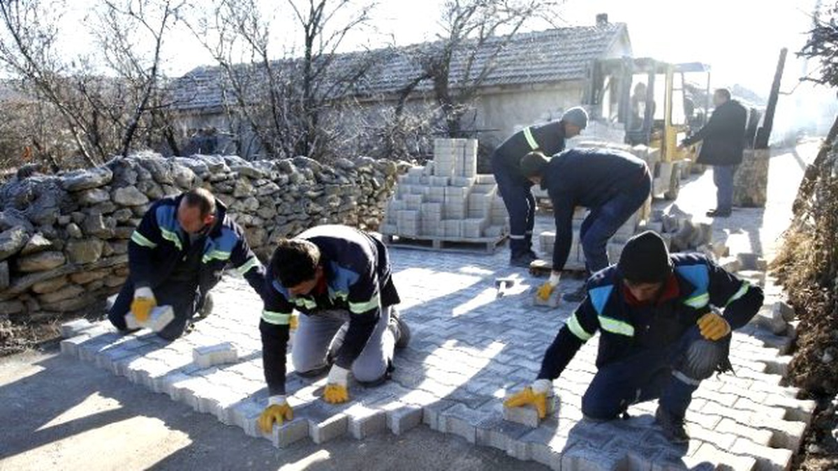Odunpazarı\'ndan Ayvacık\'a 5 Bin 850 Metrekare Kilittaş