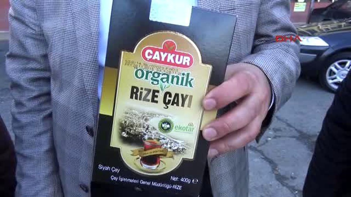 Rizeliler Sırrı Süreyya Önder'e Organik Rize Çayı Gönderdiler