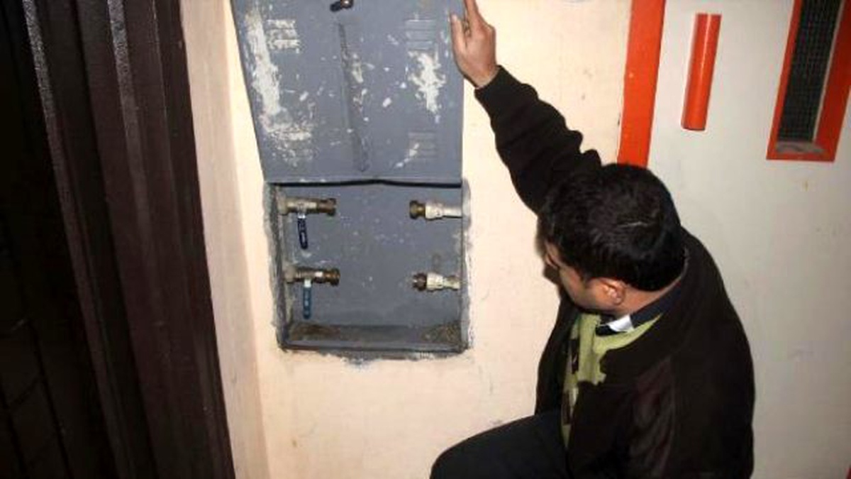 Hırsızlar, Apartmandaki Su Sayaçlarını Çaldı