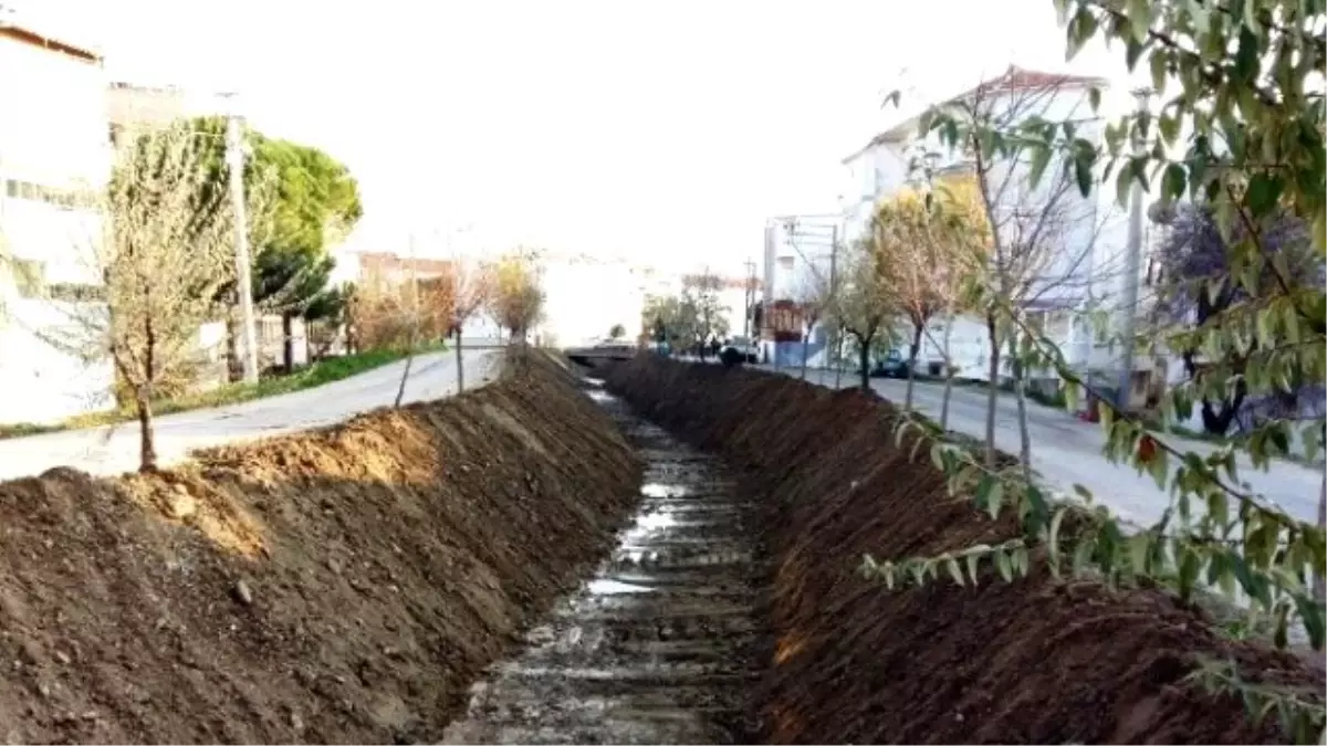 Şarköy Olukbaşı Deresi Temizleniyor