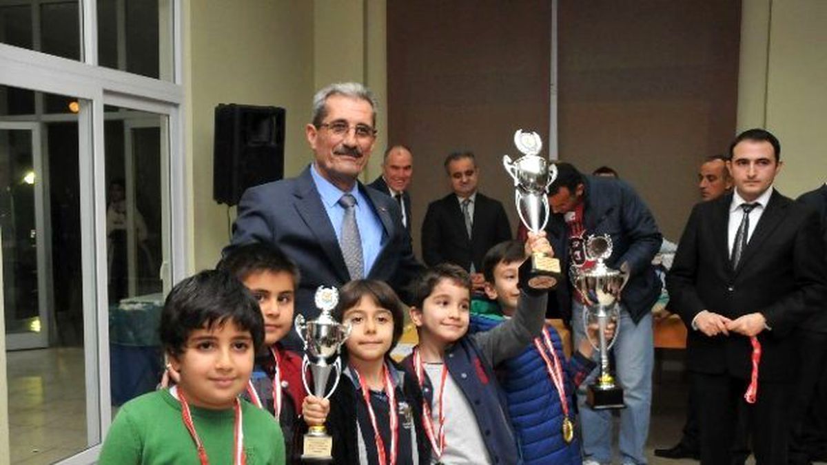 Tarsus\'ta Kurtuluş Briç ve Satranç Turnuvası