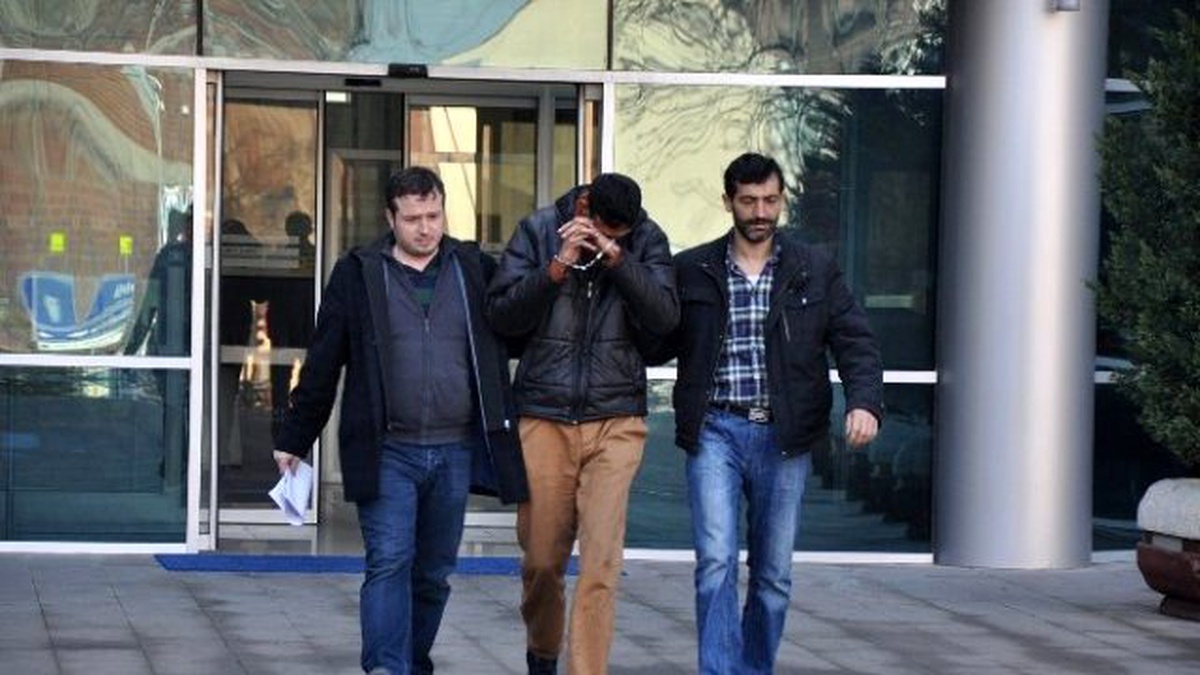 Uyuşturucudan Tutuklanan Evlada Göz Yaşı
