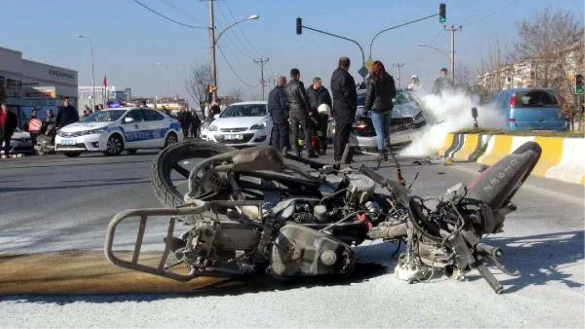 Yaya Şeridinden Motosikletiyle Geçmek İsterken Otomobil Çarpması Sonucu Öldü