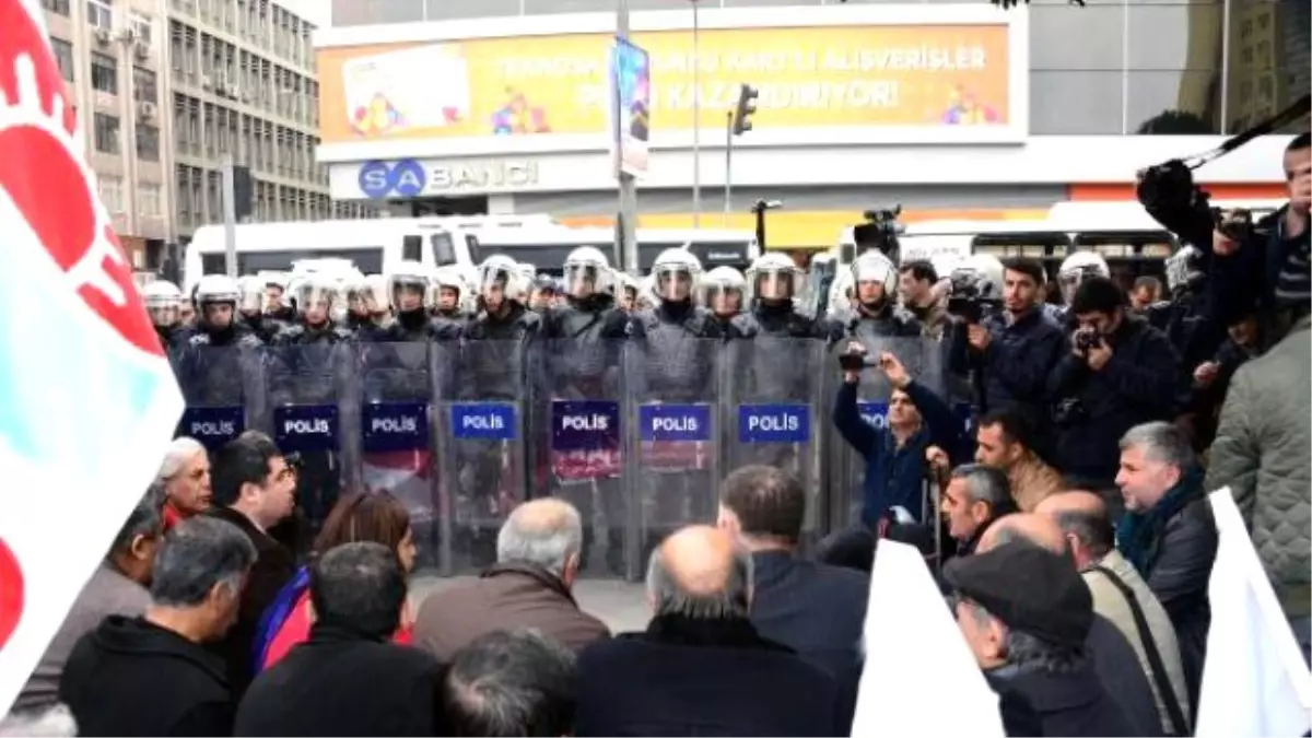 Adana\'da Sendika ve Meslek Örgütlerinin Yürüyüşüne İzin Verilmedi