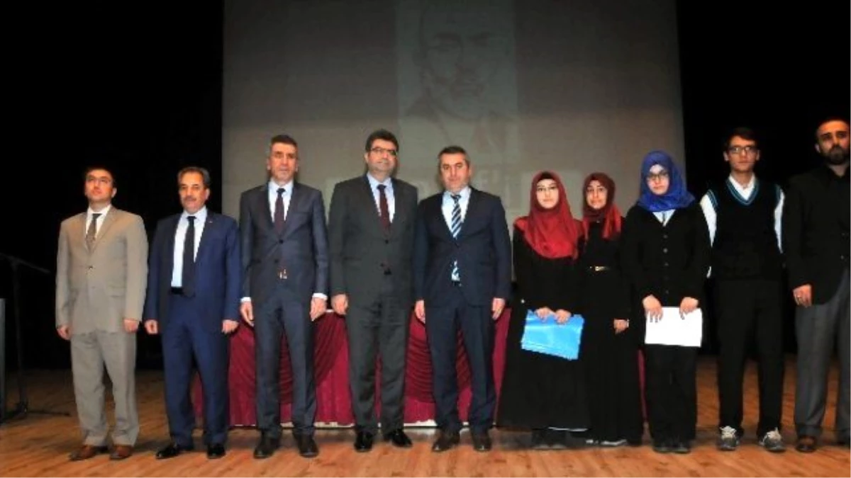 Akşehir\'de Vefatının 79. Yılında Mehmet Akif Ersoy Paneli