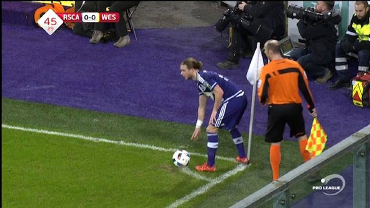 Anderlecht Takımının Korner Organizasyonu Şaşırttı