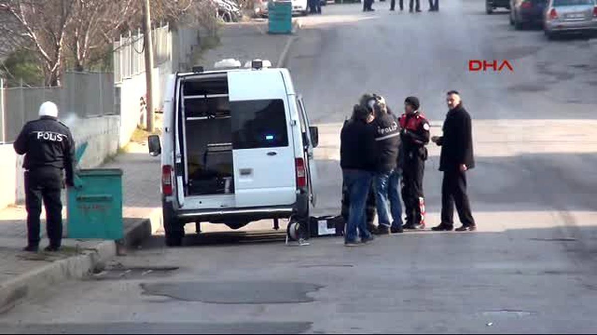 Bandırma Bomba Korkusu Bile Cep Telefonuyla Fotoğraf Çekme Merakını Engellemedi
