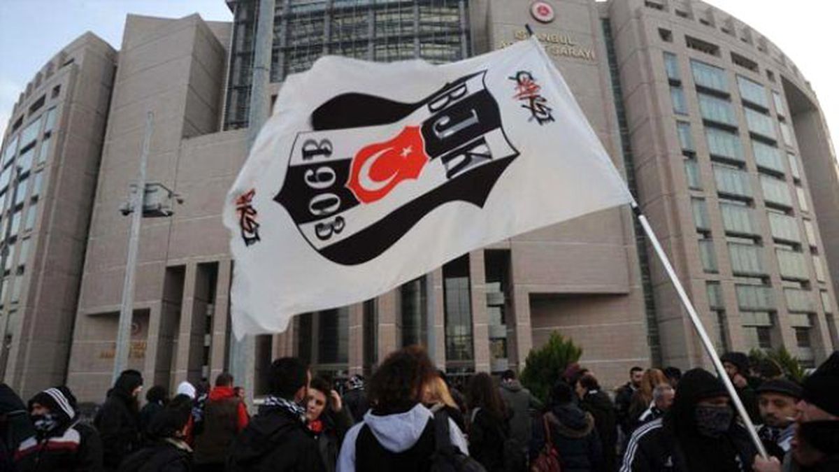Beşiktaş'ın Taraftar Grubu Çarşı, Gezi Davasında Beraat Etti