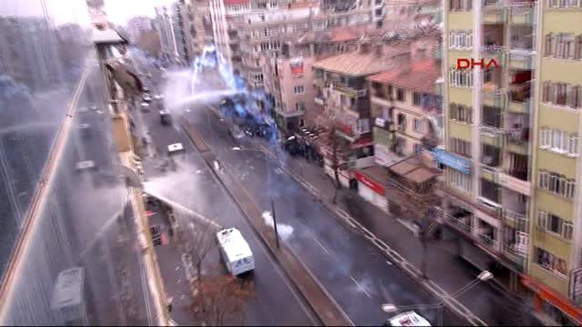 Diyarbakır'da Sular Durulmuyor! Kent Savaş Alanına Döndü