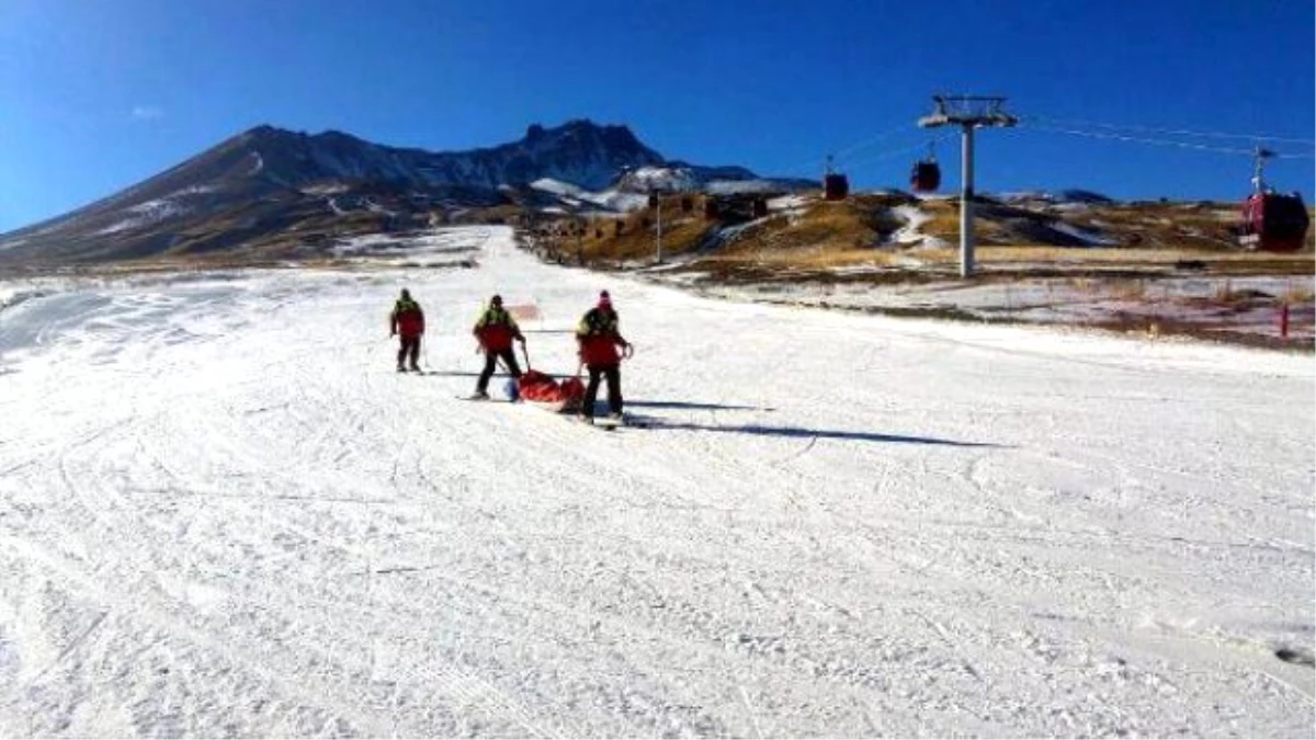 Erciyes\'te, Yılbaşına Suni Karlı Kayak