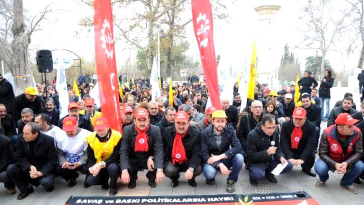 Gaziantep\'te Sendikalardan İş Bırakma Eylemi