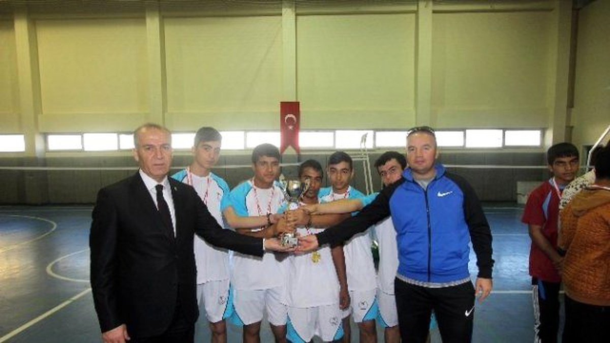 Gençlerde Badmintonun Şampiyonları Belli Oldu