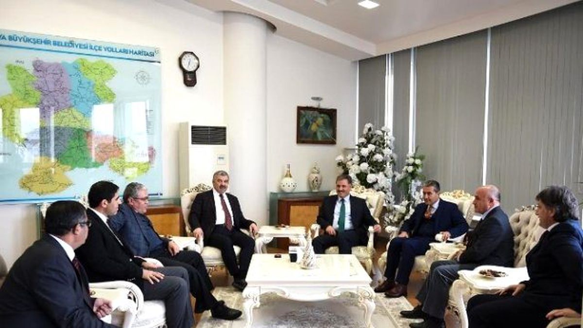 Kayseri Büyükşehir Belediye Başkanı Çelik, Başkan Çakır\'ı Ziyaret Etti