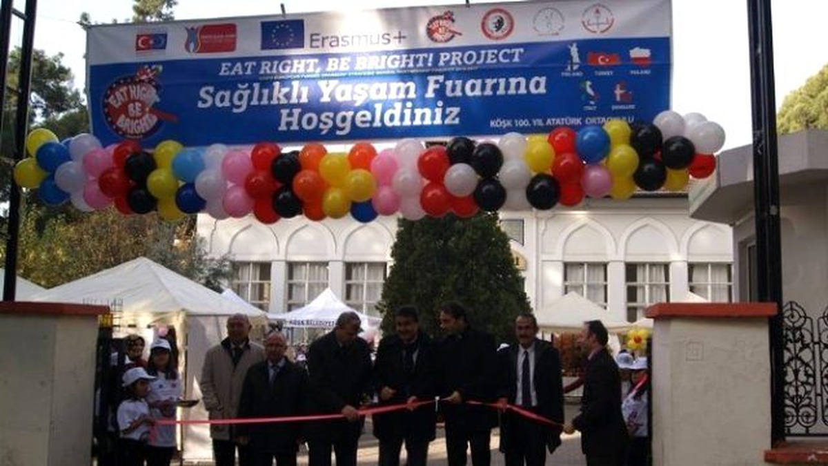 Köşk 100. Yıl Ortaokulu\'na Ayto Desteği