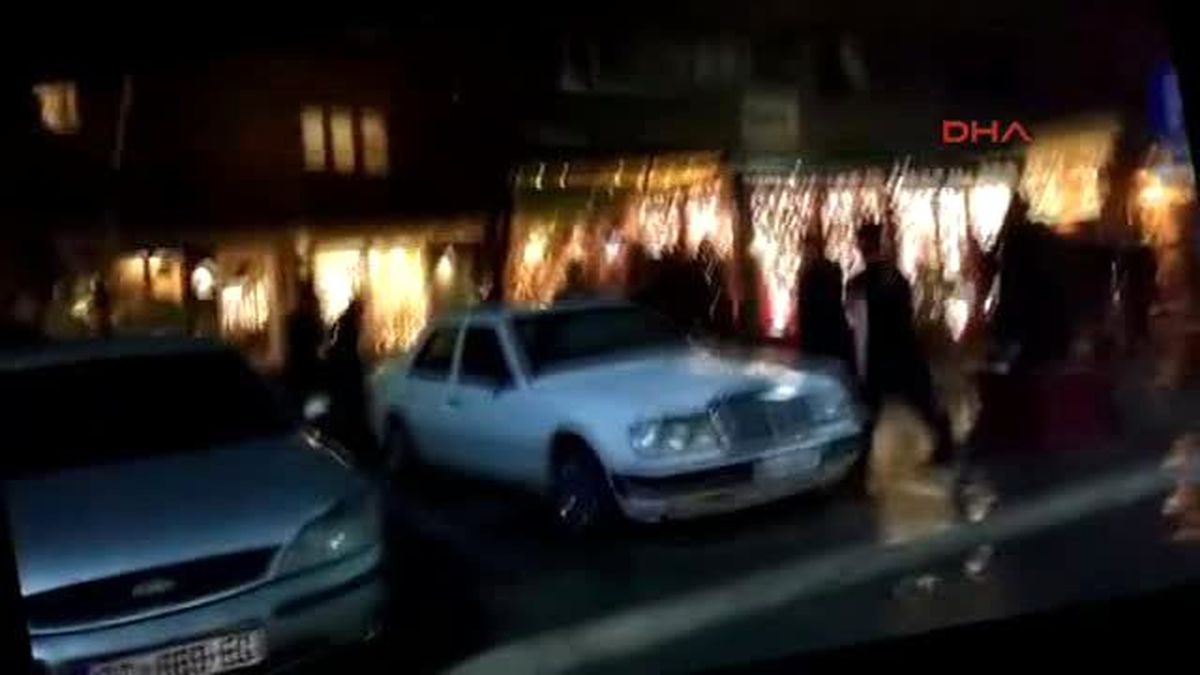 Kosova Tarım Bakanı?na Yumurtalı Protesto