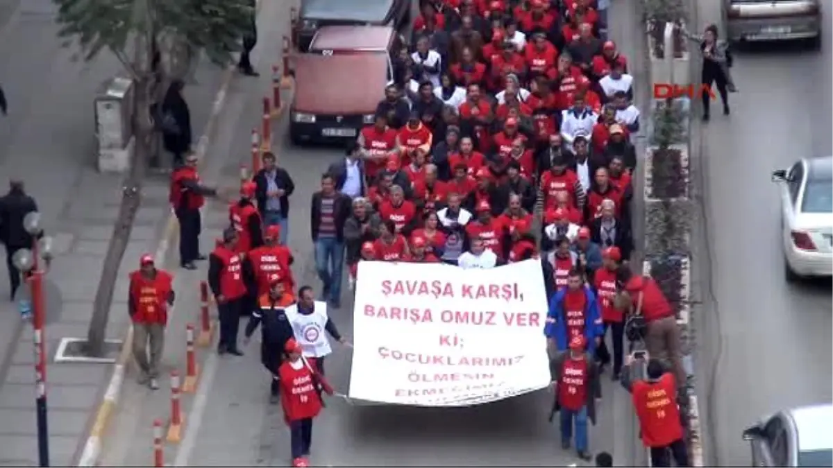 Mersin Sokağa Çıkma Yasağı ve Ölümleri Yürüyerek Protesto Ettiler