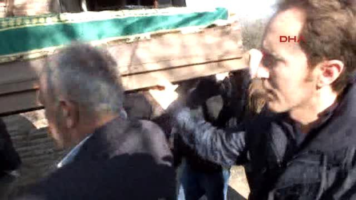 Sakarya 4 Ay Sonra Bulunan Kemikleri Toprağa Verildi