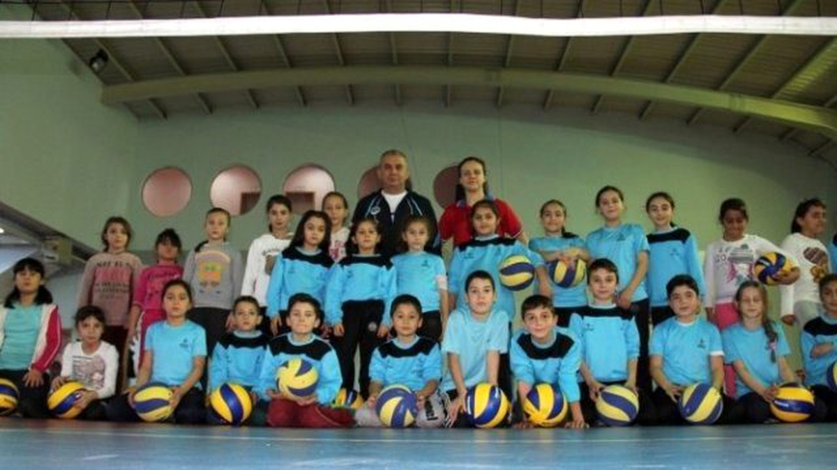 Spor Okullarında Filenin Yıldızları Yetişiyor